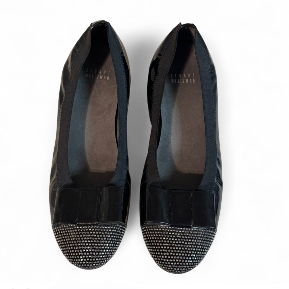 Stuart Weitzman black patent leather ballet flats with a bow detail Size 8